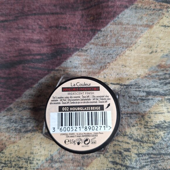 ✨ L’Oréal Infallible 24HR Eyeshadow – Hourglass Beige ✨ - Picture 2 of 2